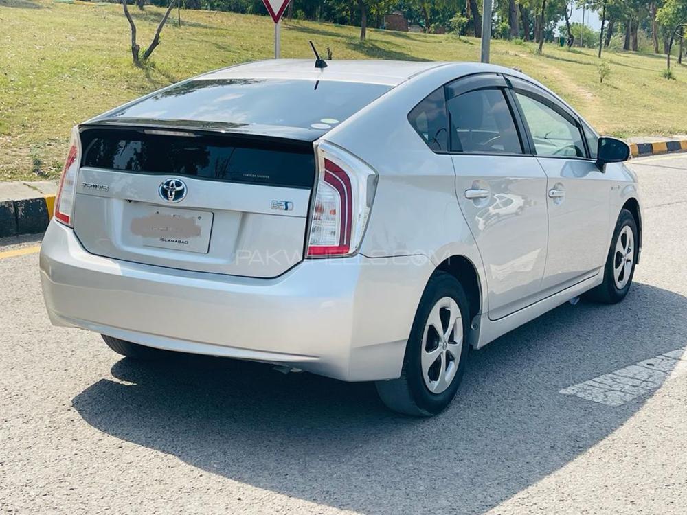 prius.jpg